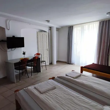 Okszi Casa de hóspedes 3*